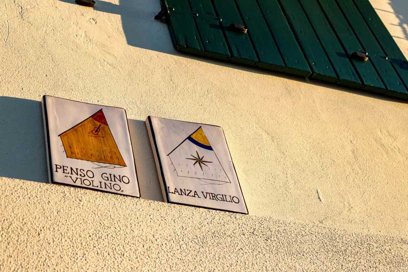 44-Tavelle-di-ceramica-nel-Borgo-Marina